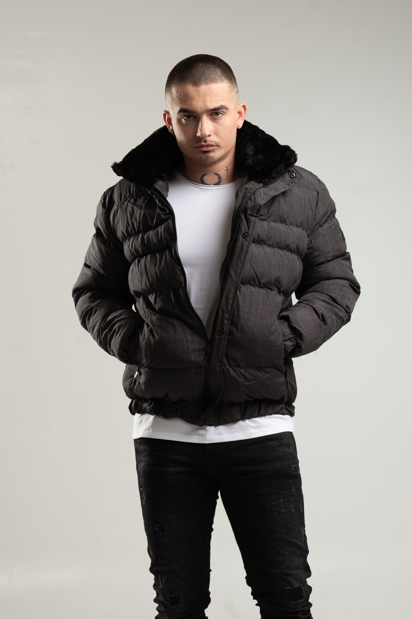 Zimowa kurtka męska typu bomberka w kolorze grafitowym