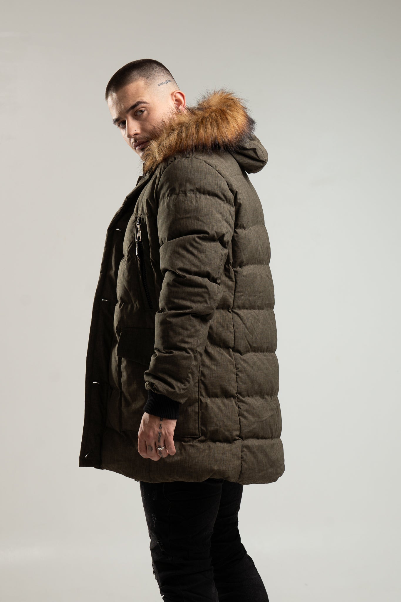 Zimowa parka męska w kolorze khaki z kapturem