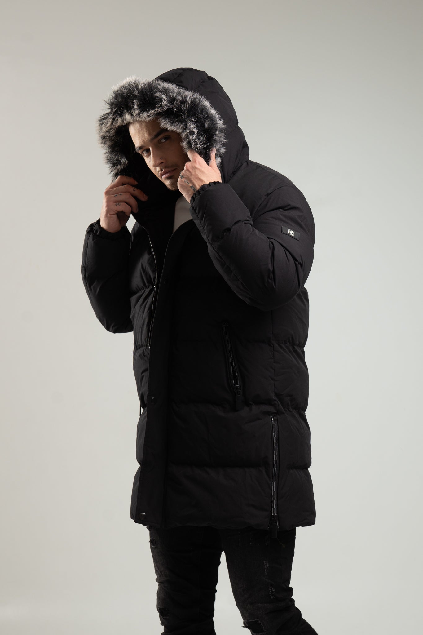 Czarna kurtka męska typu parka