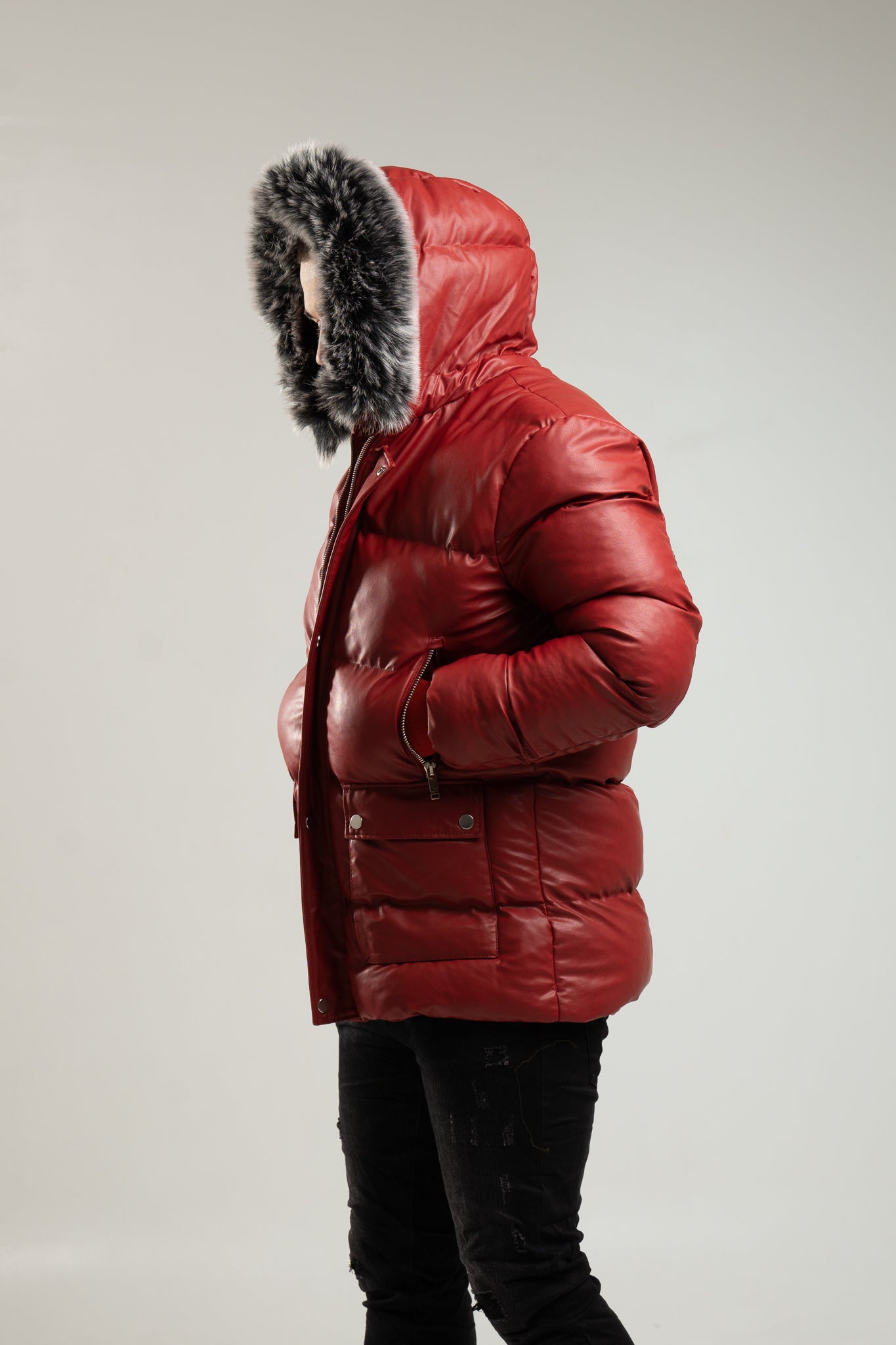 Pikowana, czerwona kurtka męska typu parka z kapturem