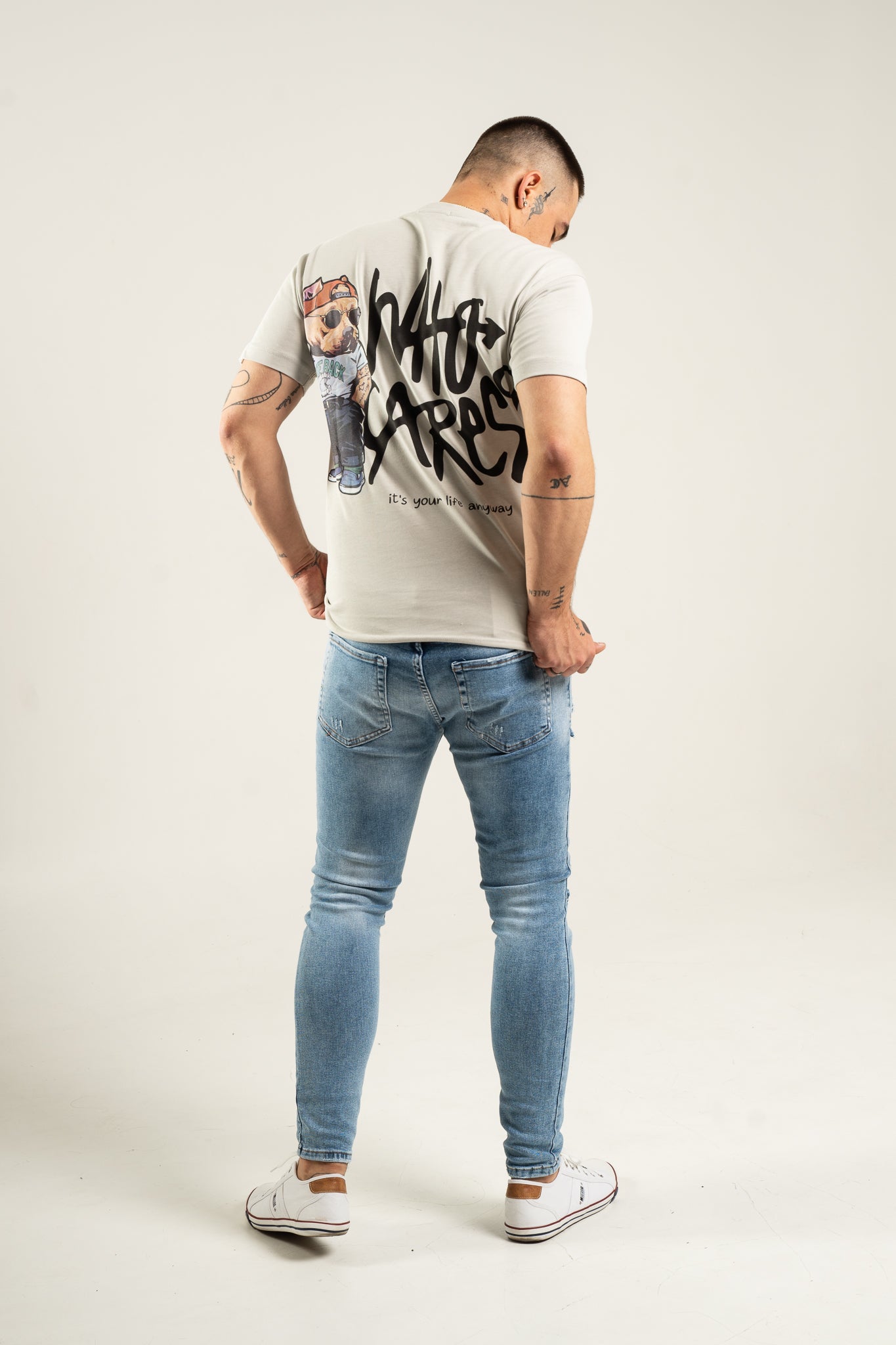 Koszulka Oversize "Who Cares?" - Kremowa