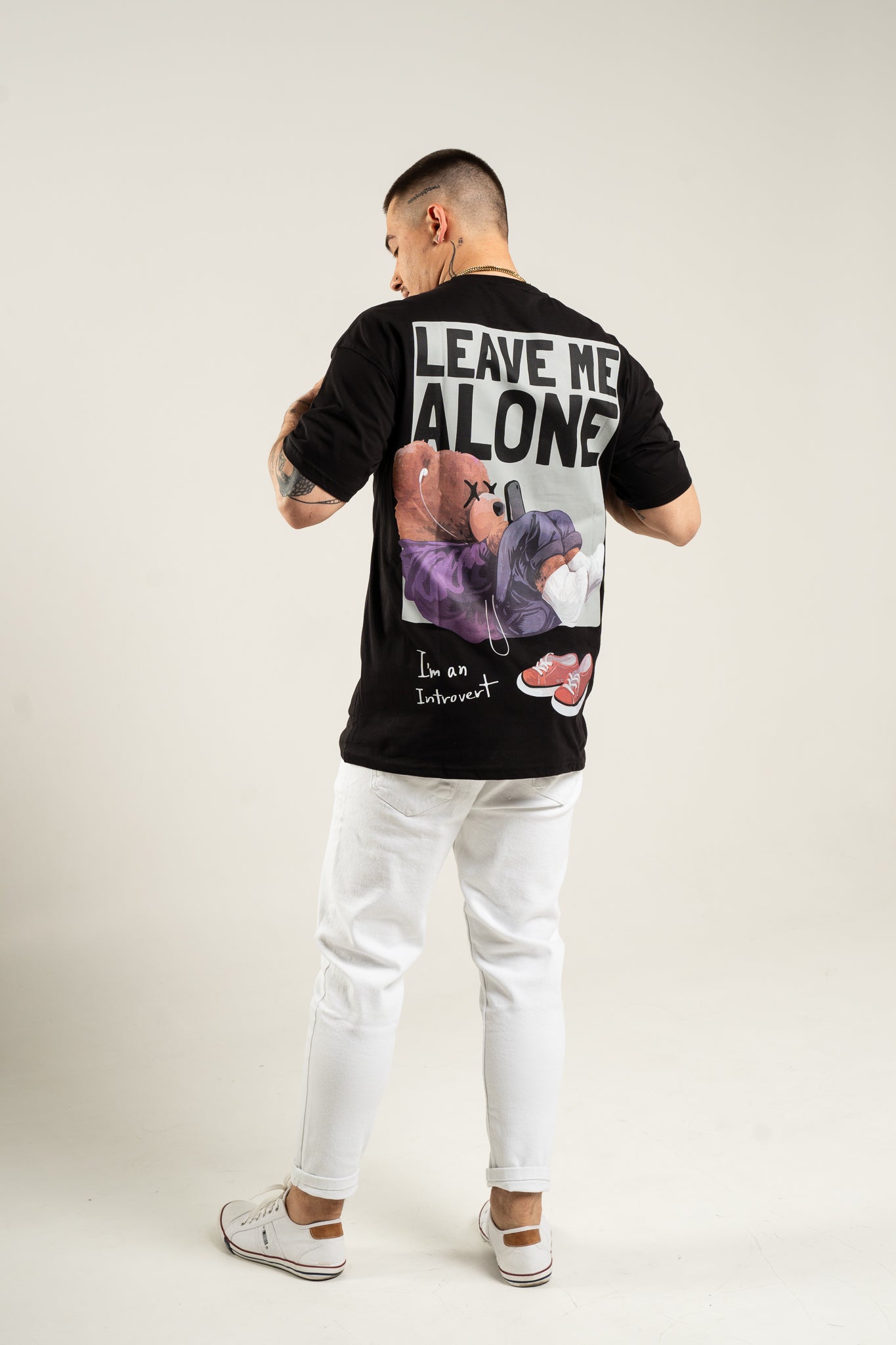 Koszulka Oversize "Leave me alone" - Czarna