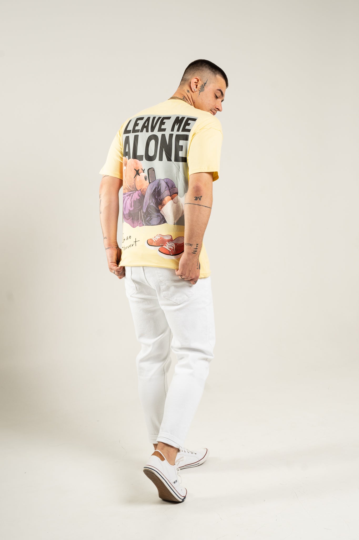 Koszulka Oversize "Leave me alone" - Musztardowa