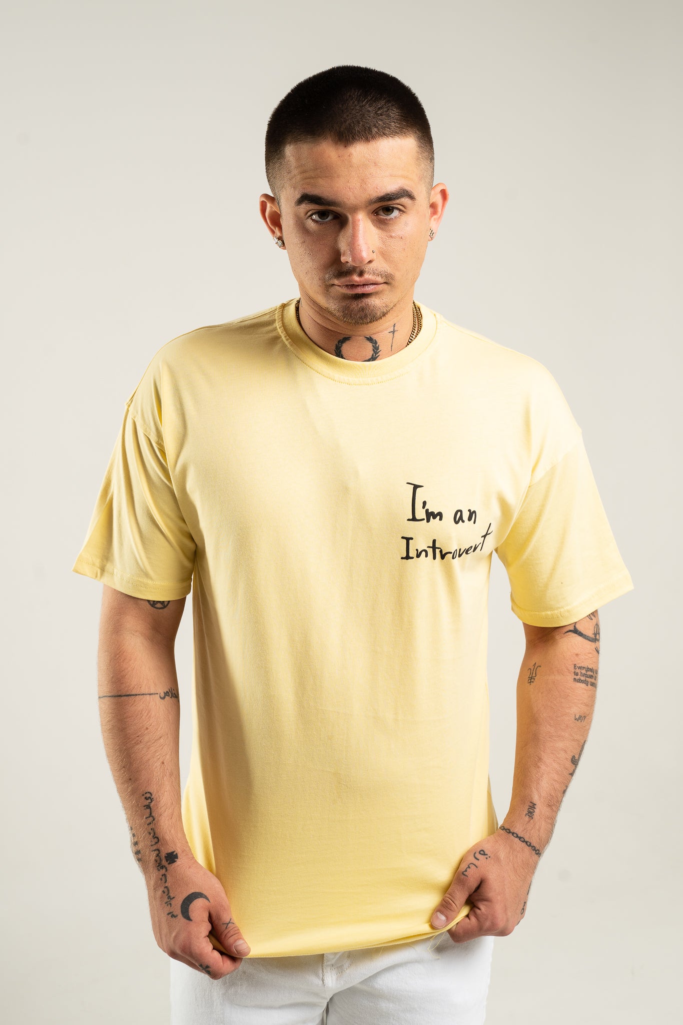 Koszulka Oversize "Leave me alone" - Musztardowa