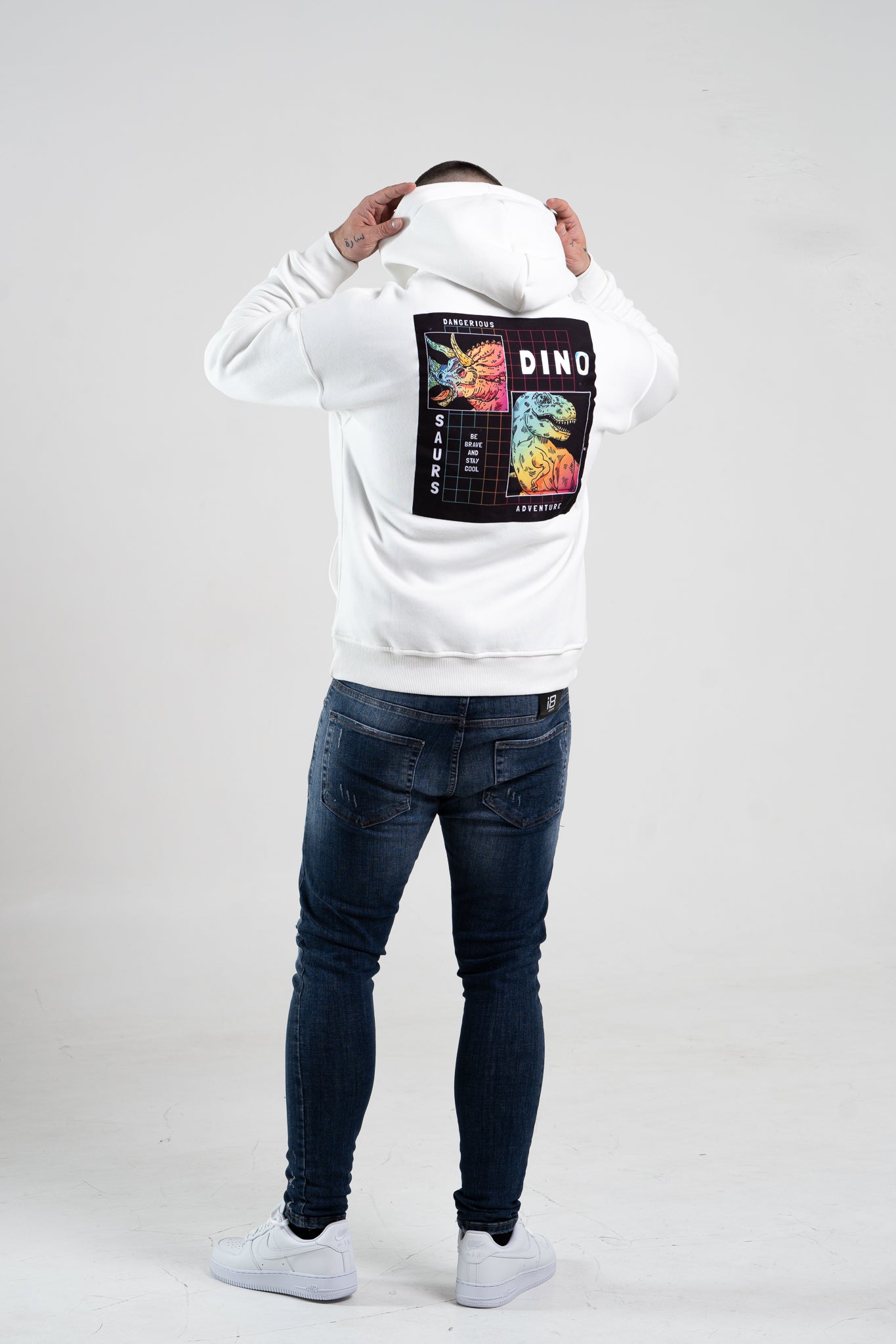 Biała bluza męska oversize z kapturem i nadrukiem
