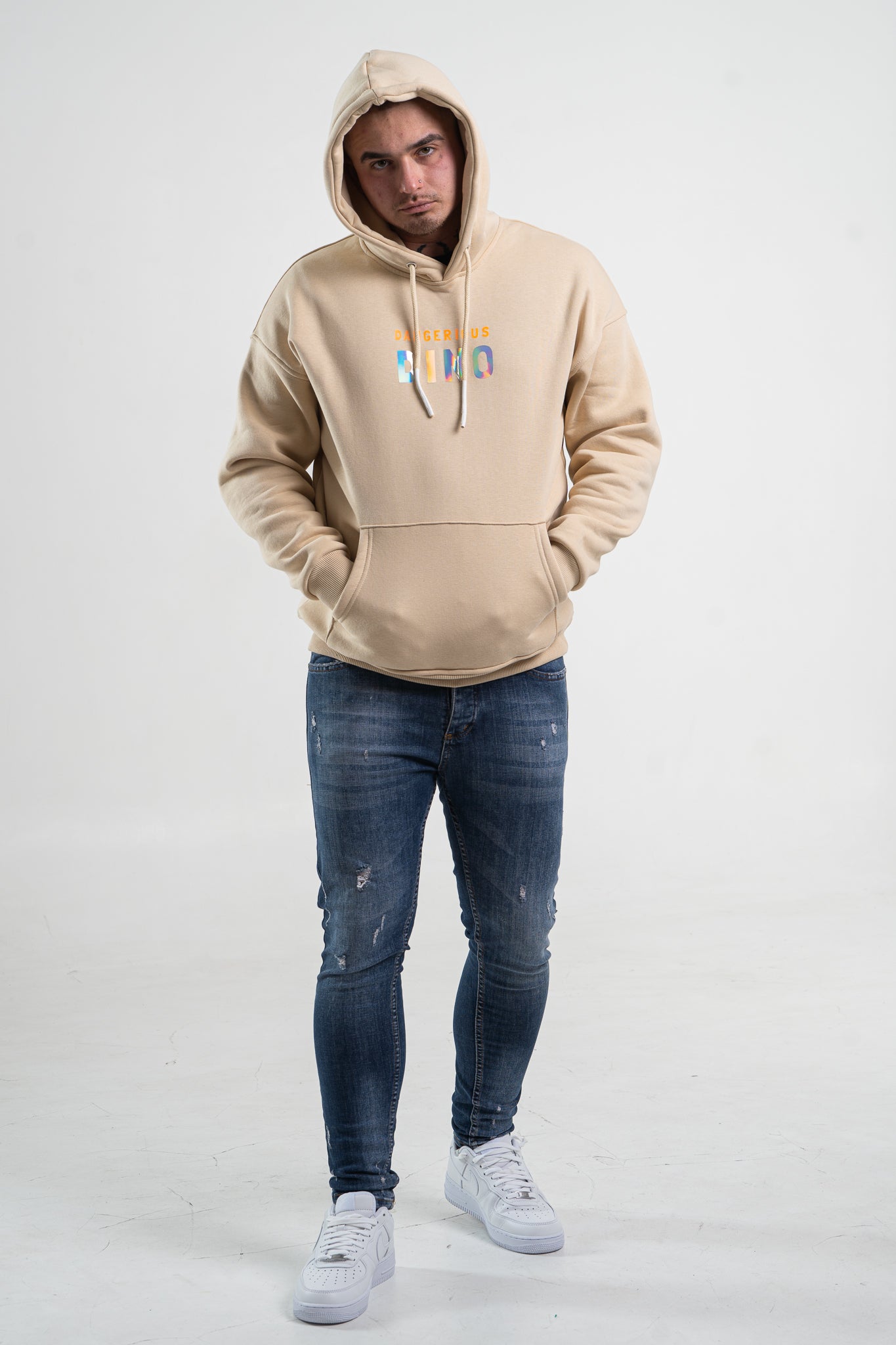 Beżowa bluza męska oversize z kapturem i nadrukiem