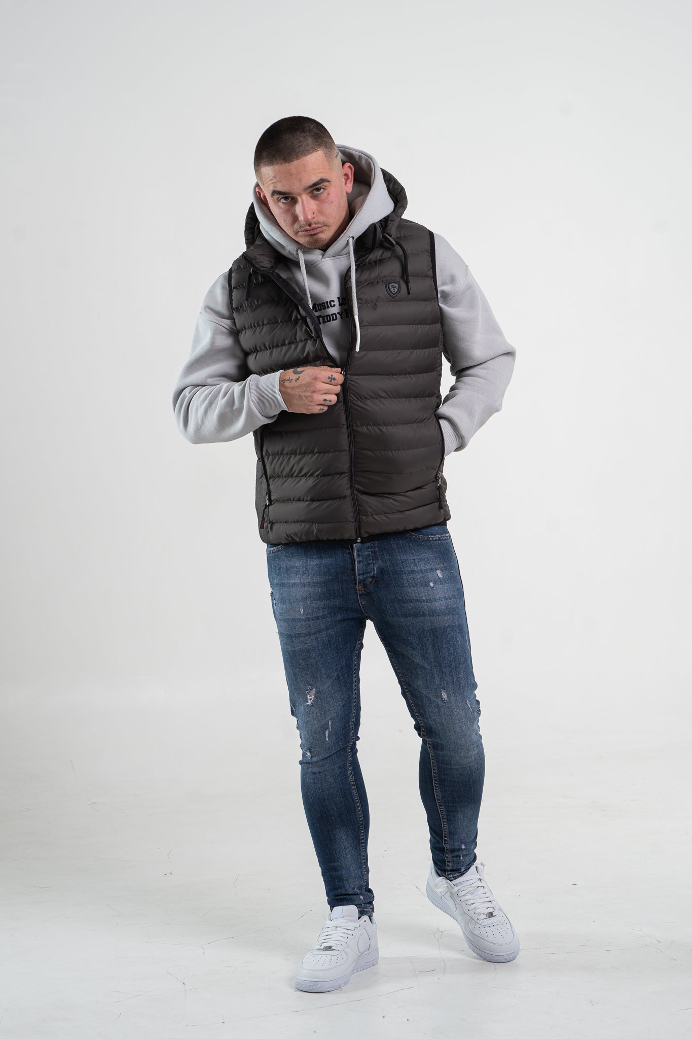 Grafitowy bezrękawnik męski z kapturem