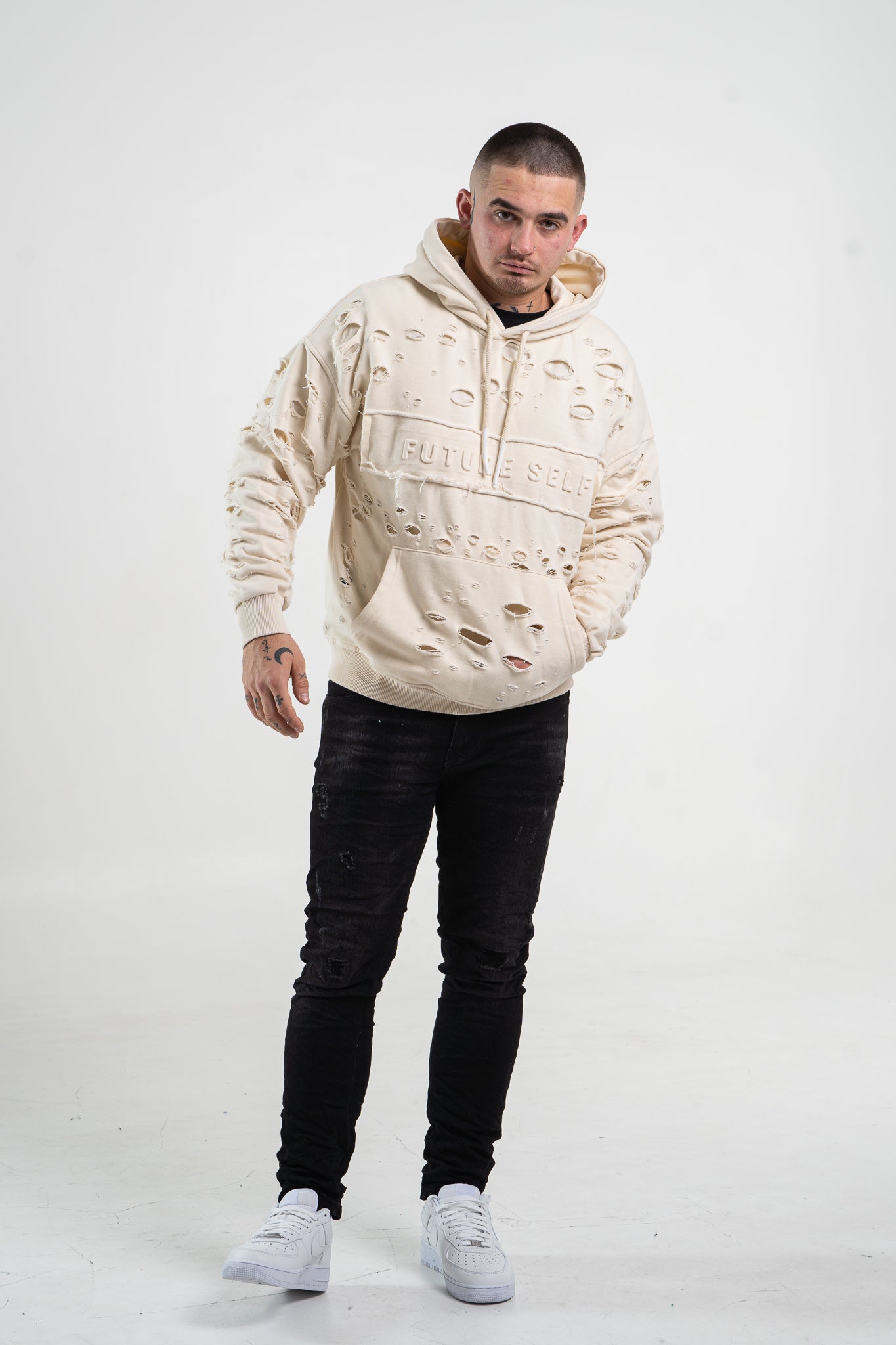 Beżowa bluza męska o kroju oversize z efektem dziur