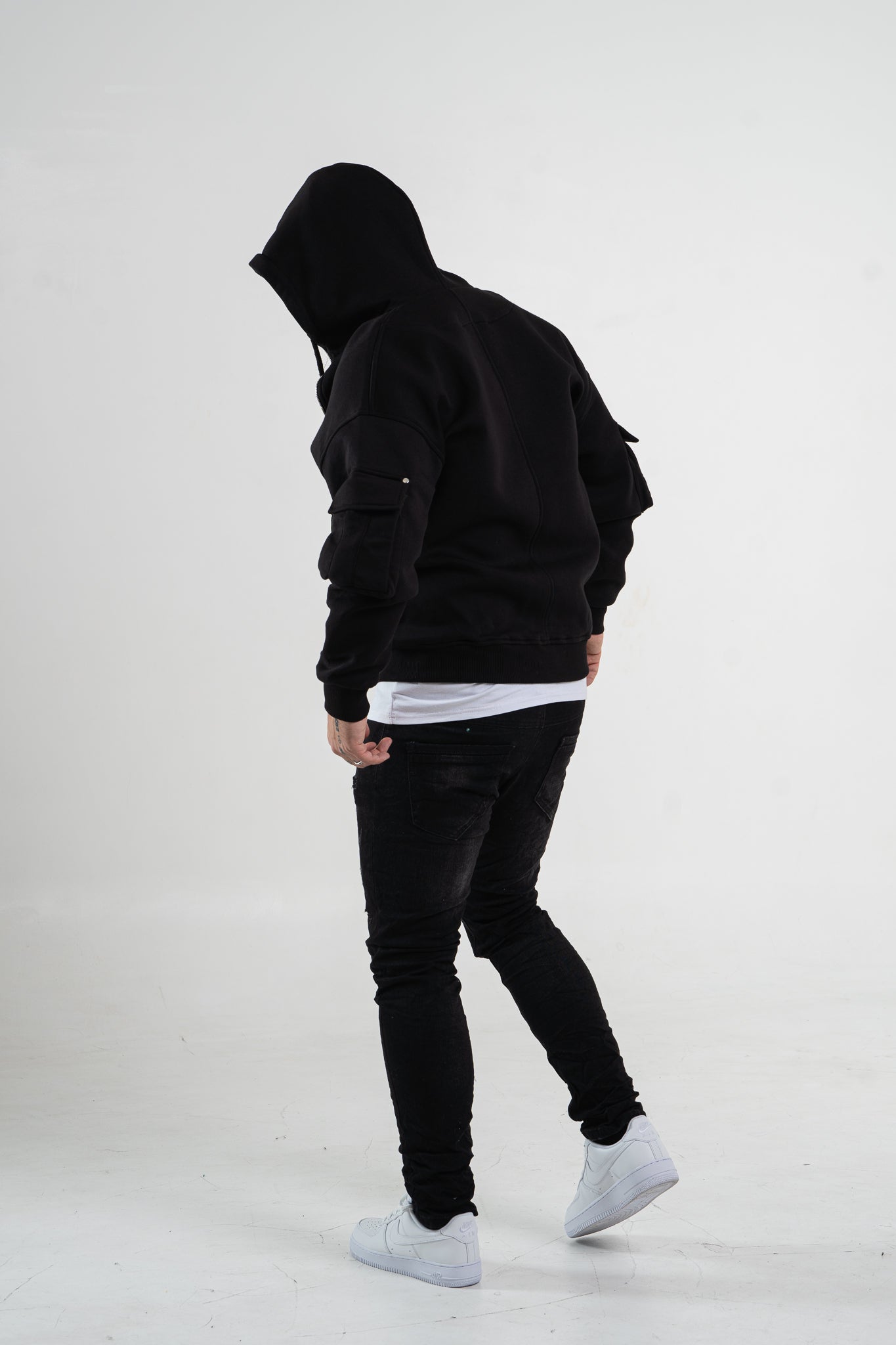 Rozpinana bluza męska z kapturem w kolorze czarnym