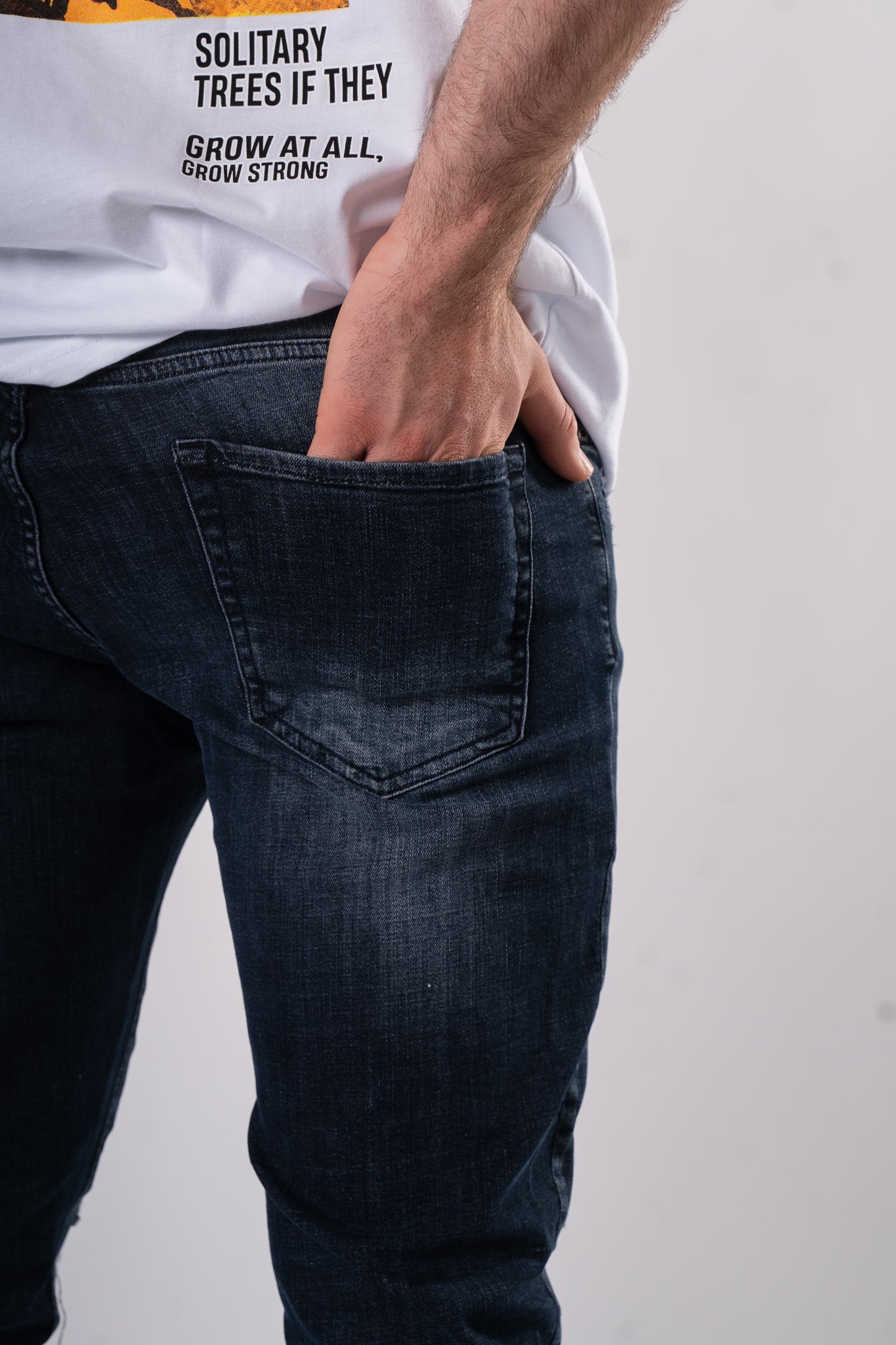 Jeansy z przejaśnieniami "MenIsland"