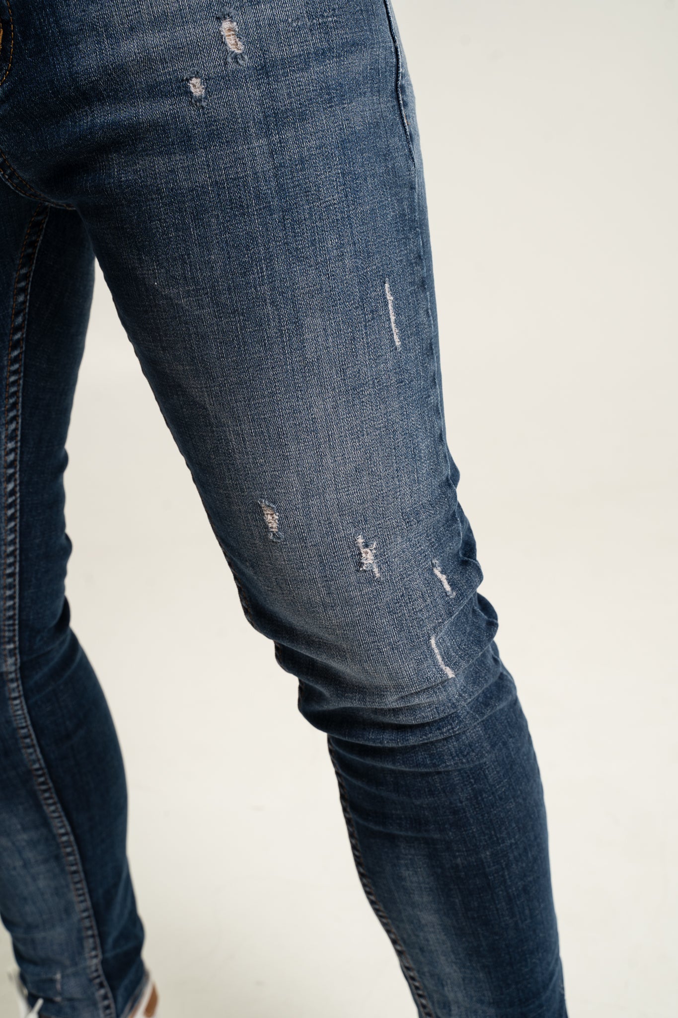 Spodnie Jeansowe z przetarciami - ciemne