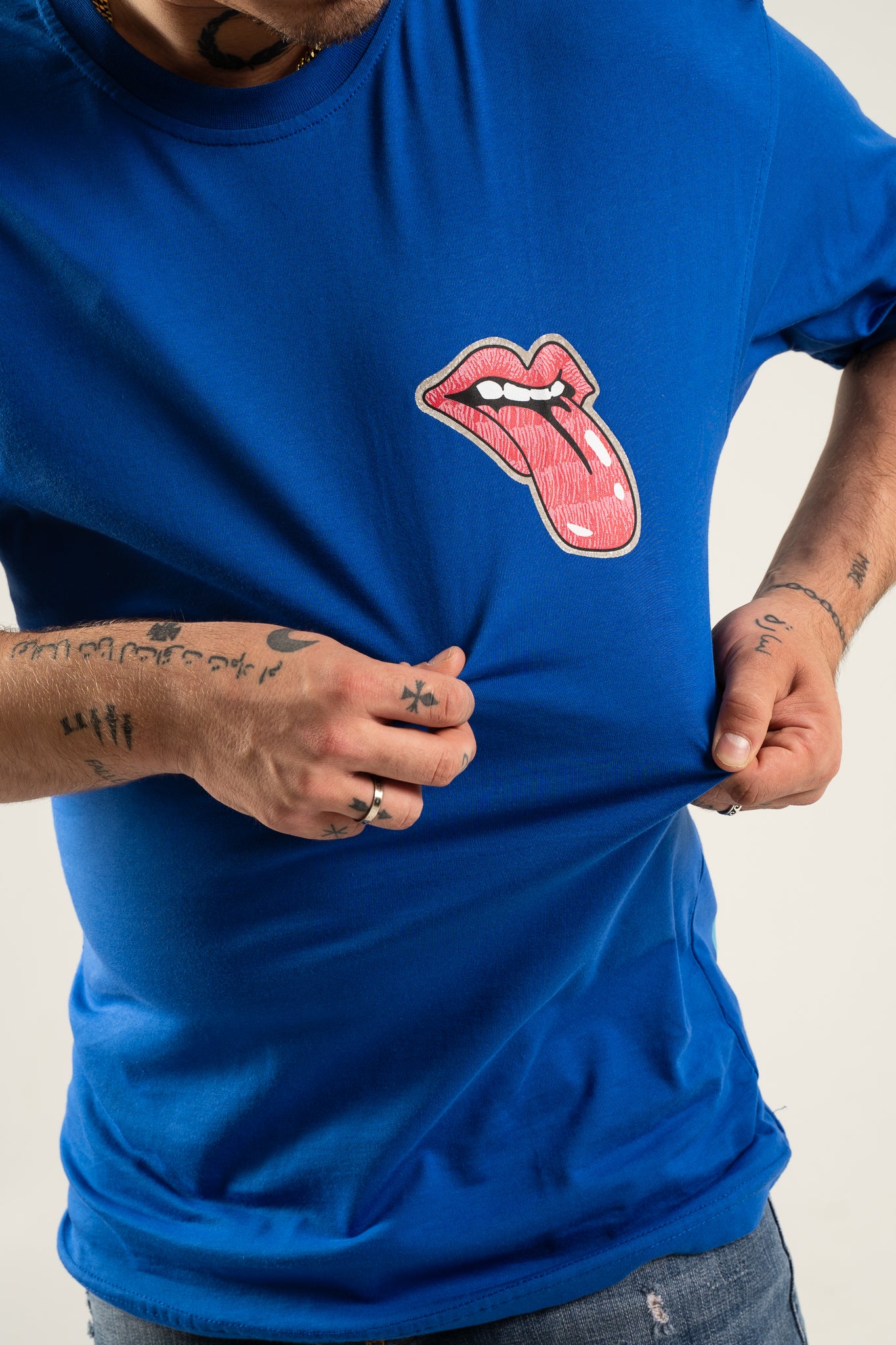 Koszulka Oversize "Tongue Out" - Niebieska