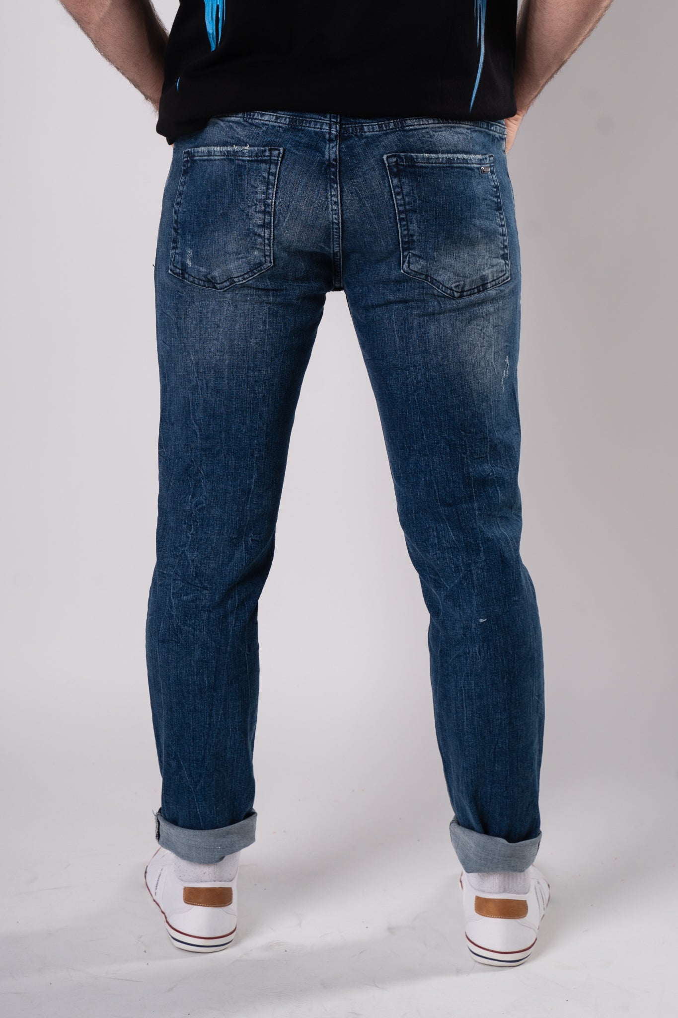 Ciemne jeansy z przetarciami "MenIsland"
