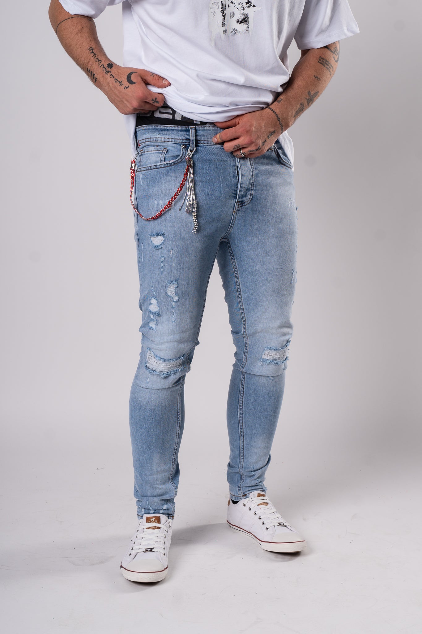 Jasne jeansy z przetarciami z łańcuszkiem "MenIsland"